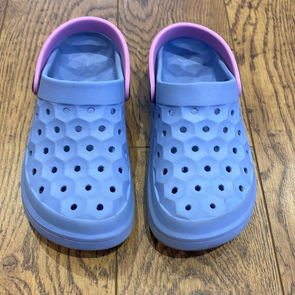 Sandles size 12/13 little kid